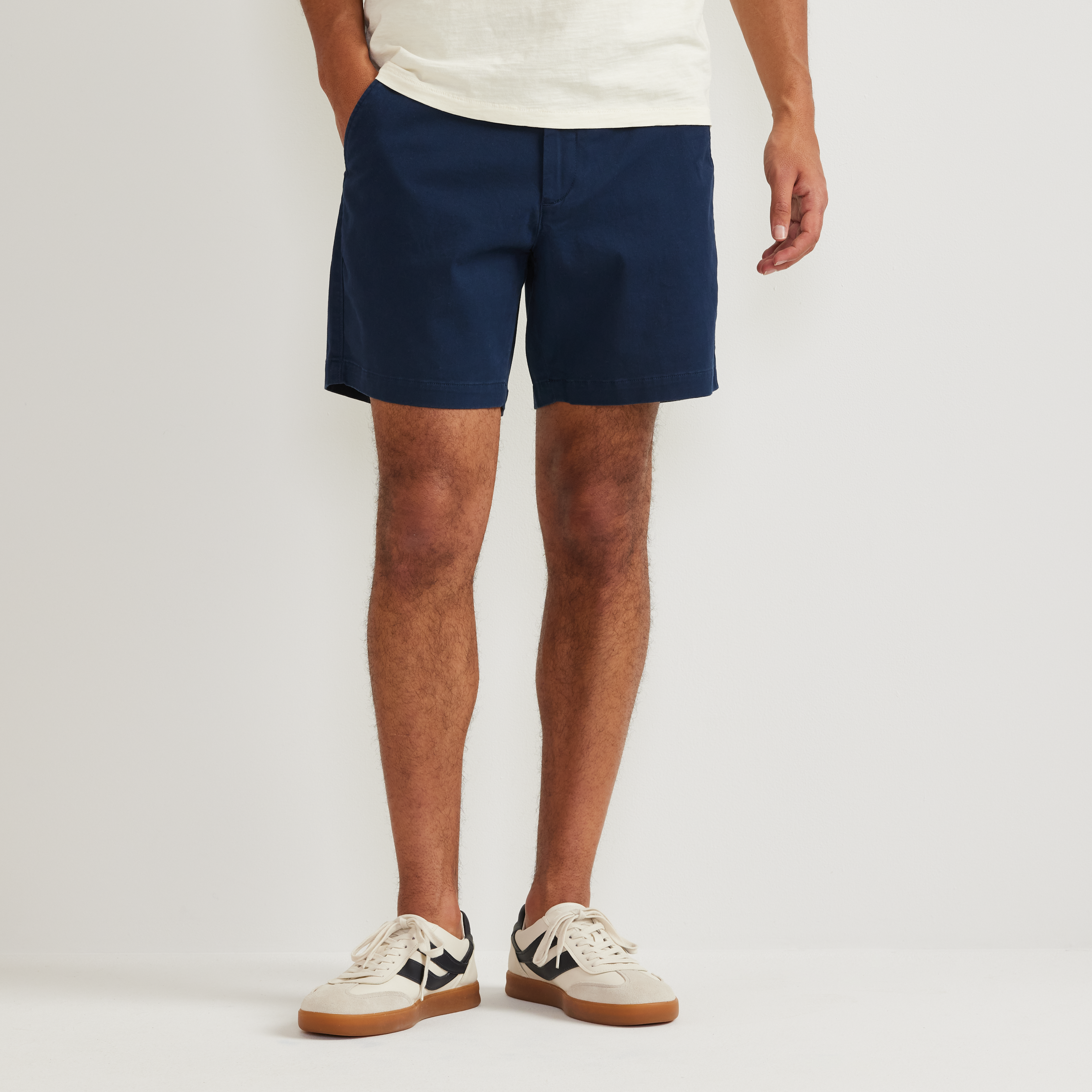 Eddie Bauer Men's Legend Wash Twill Short- 8 In