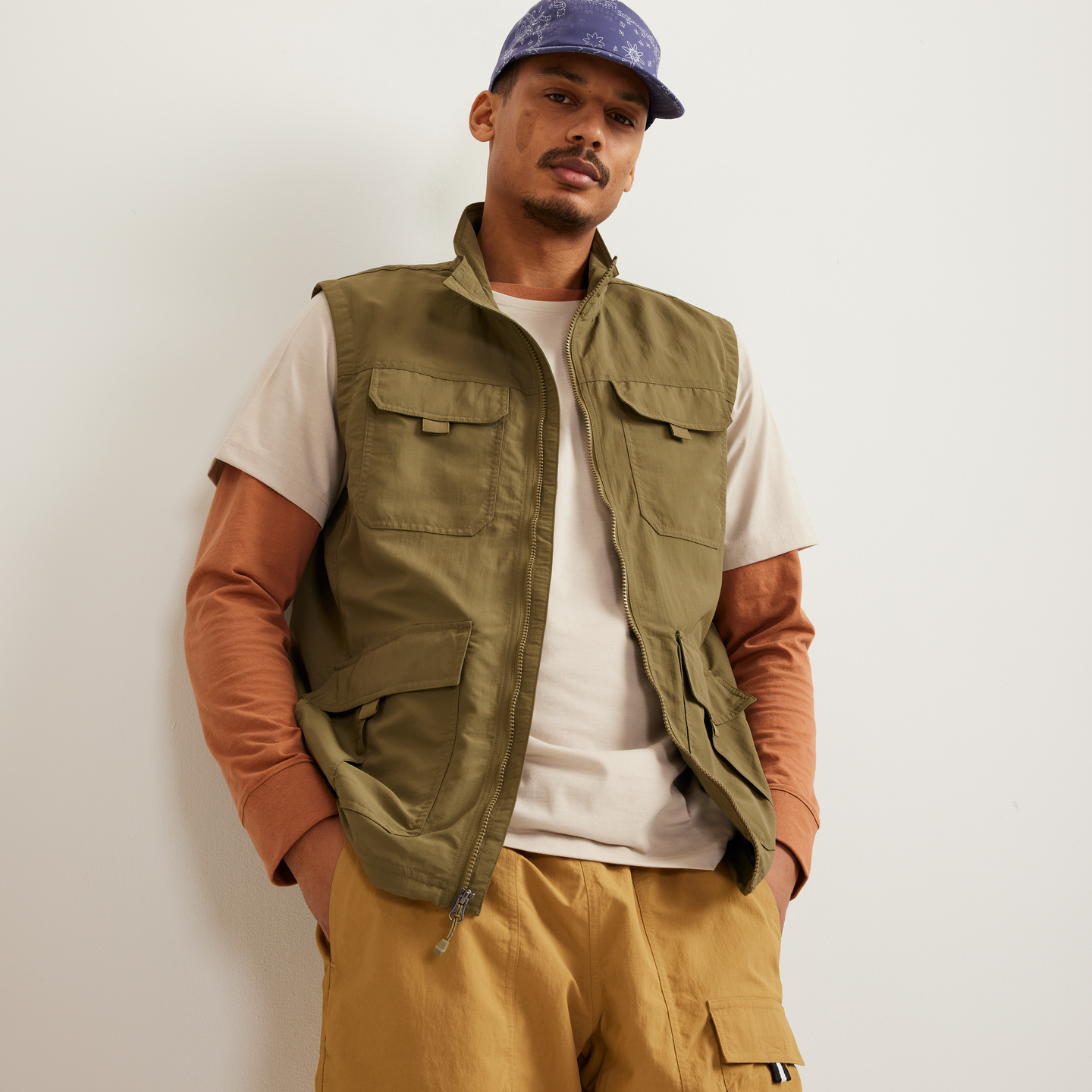 Men's Adventurer Hiking Vest-Alder-Regular-T2