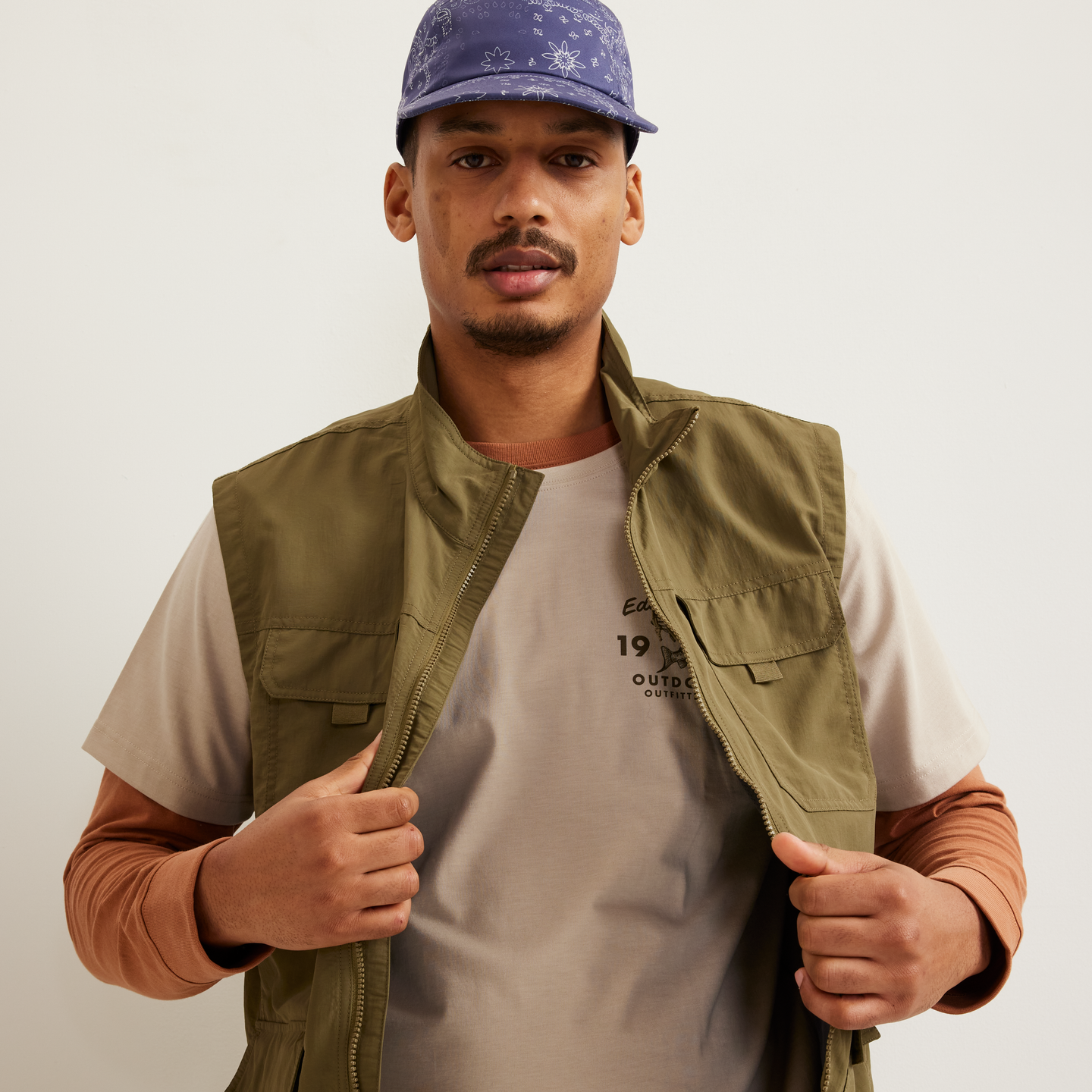 Men's Adventurer Hiking Vest-Alder-Regular-T3