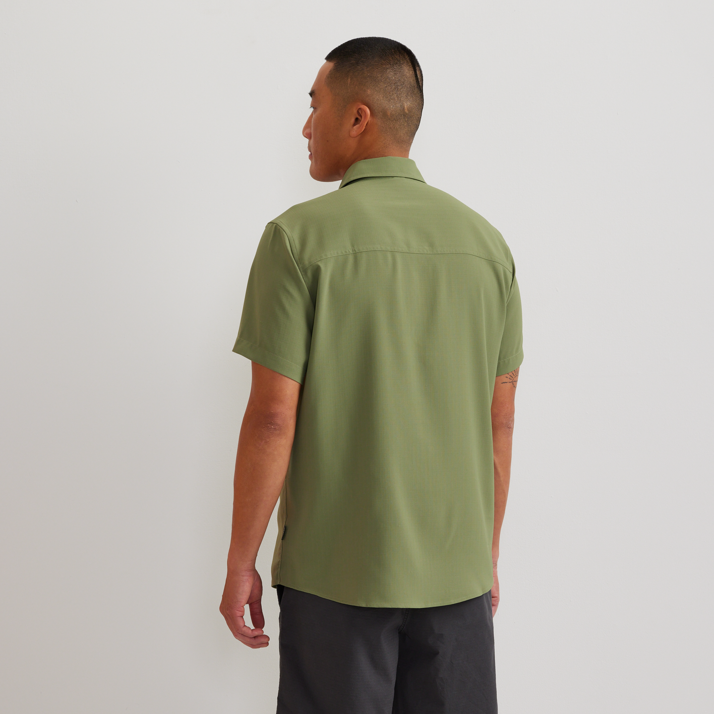 Men's SS Destination Shirt-Solid-Palm-Regular-F1
