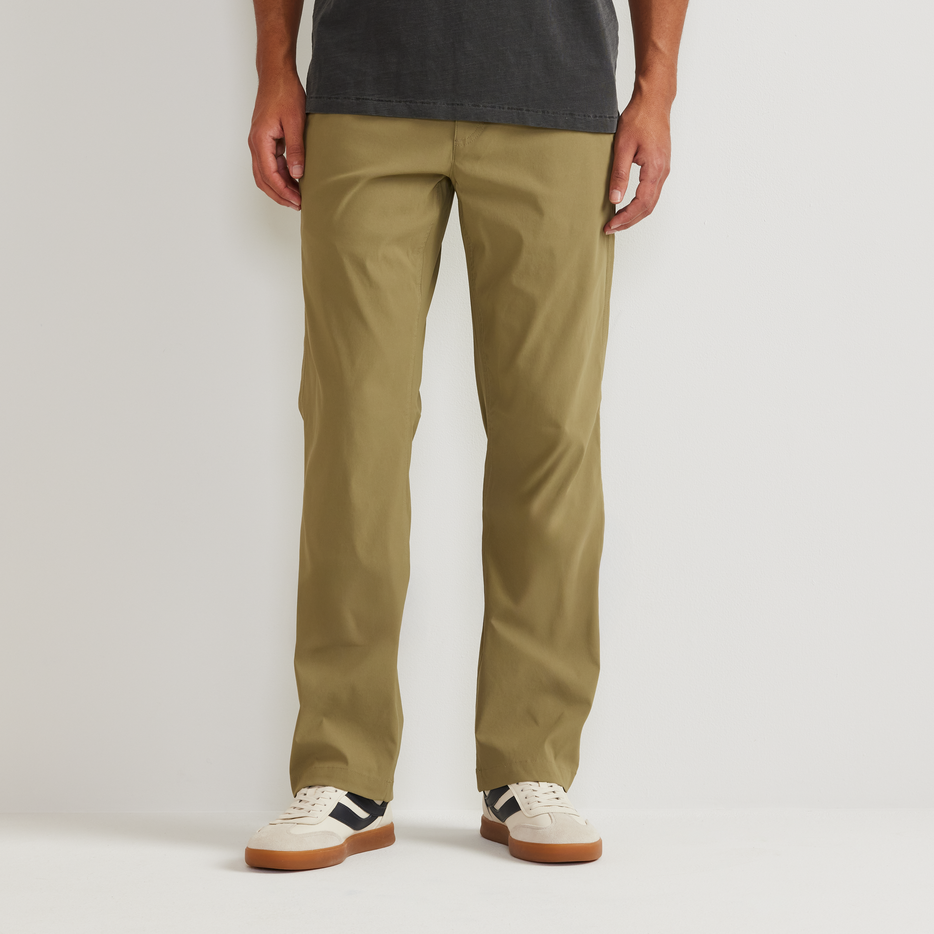 Eddie Bauer Men's Horizon Takeoff Chino