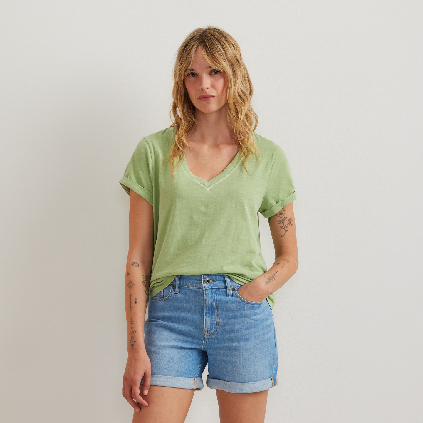 Women's Sunwashed V-Neck T-Shirt-Leaf-Regular-C1