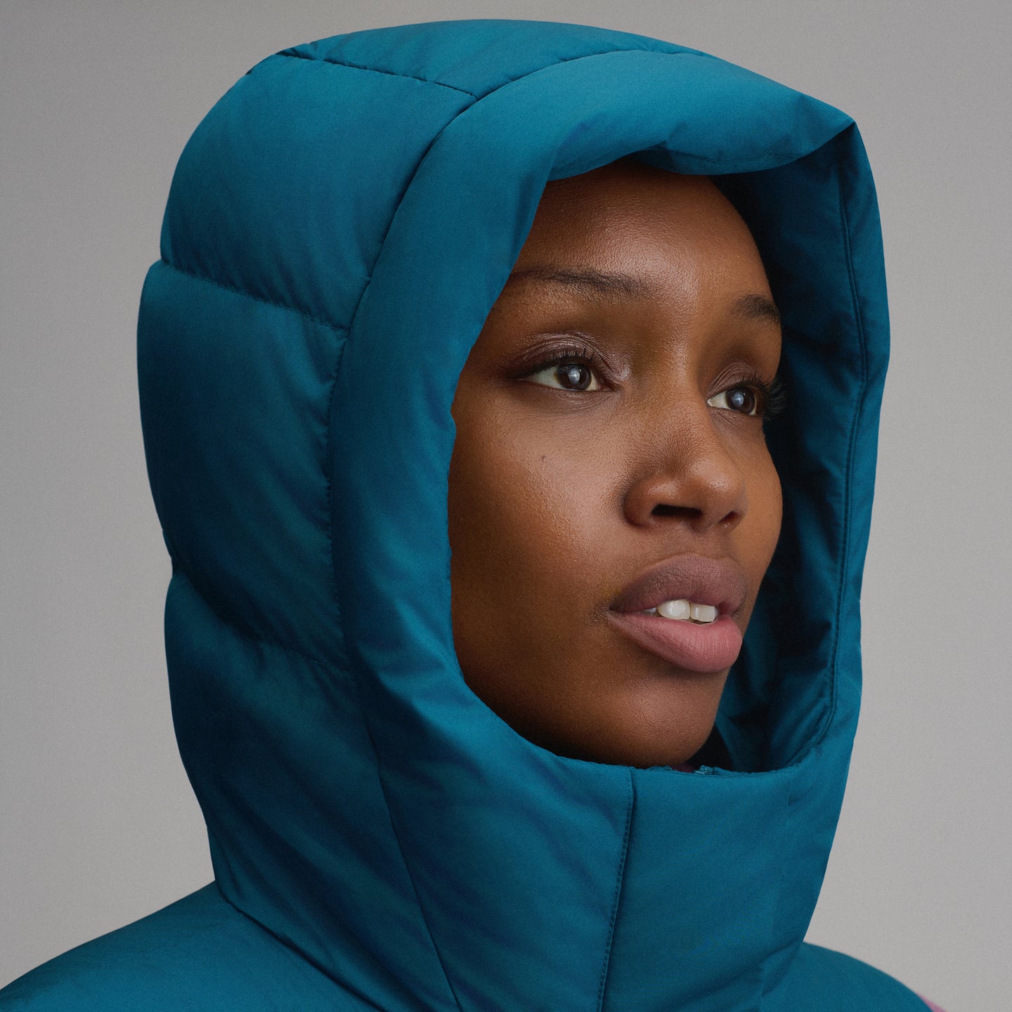 Women's Ketchum Short Down Hooded Vest-Meridian Blue-9