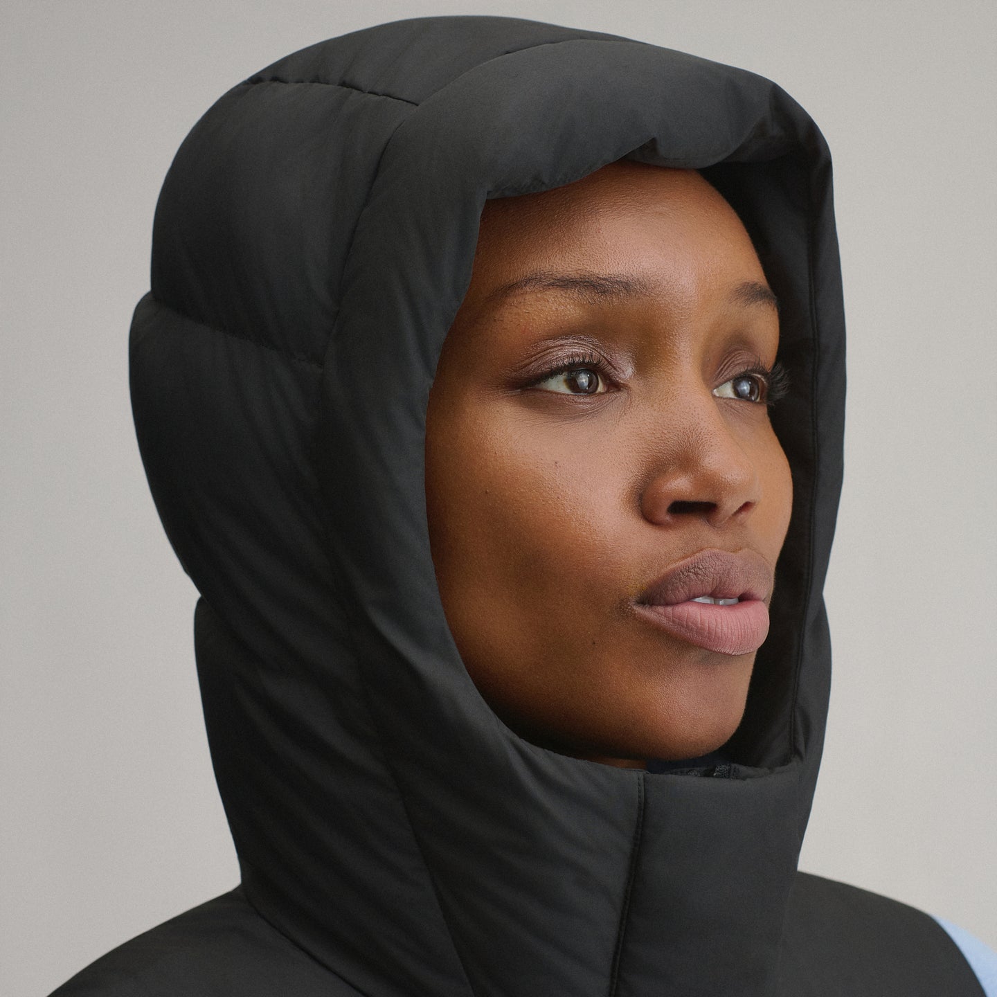 Women's Ketchum Short Down Hooded Vest-Black-14