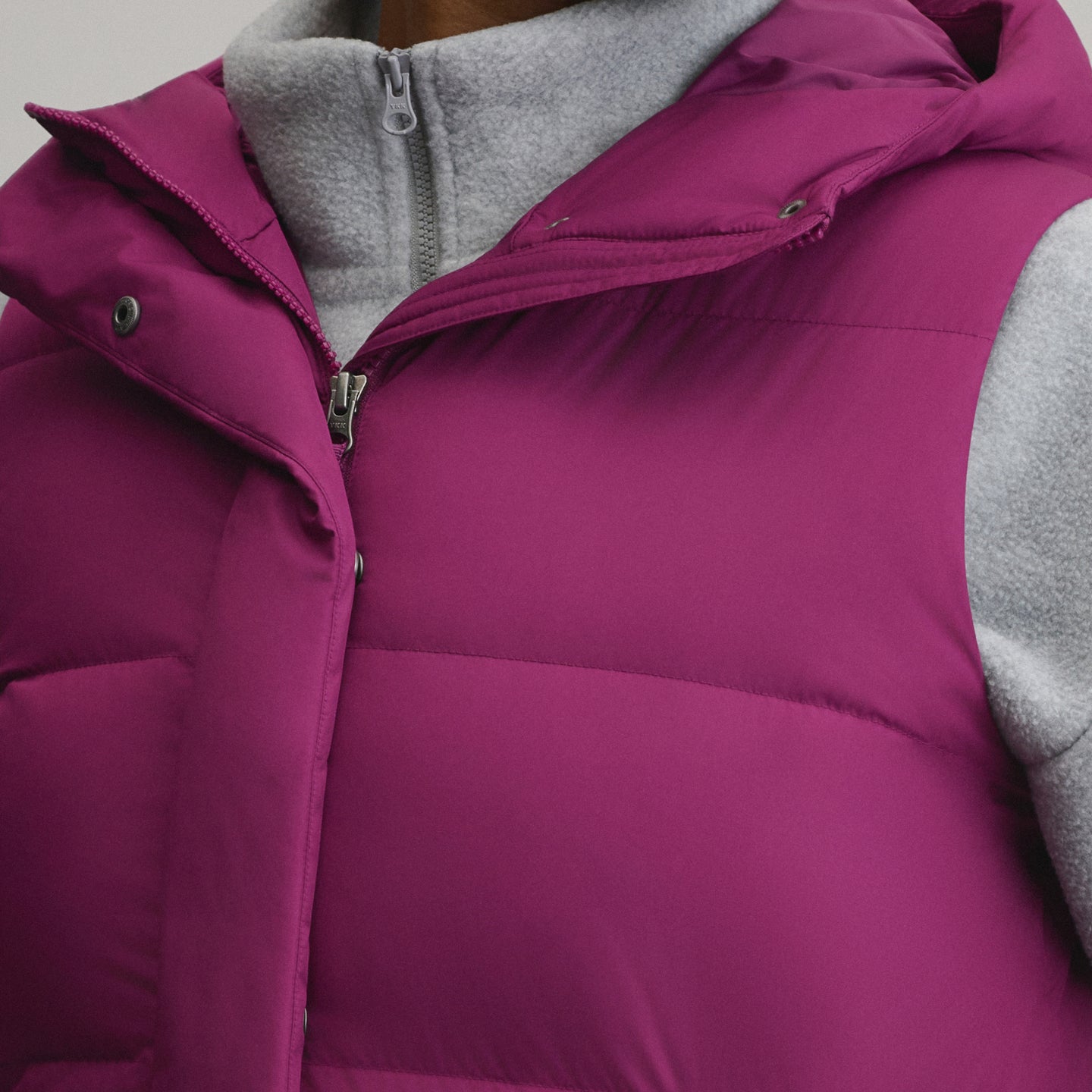 Women's Ketchum Short Down Hooded Vest-Beet-18