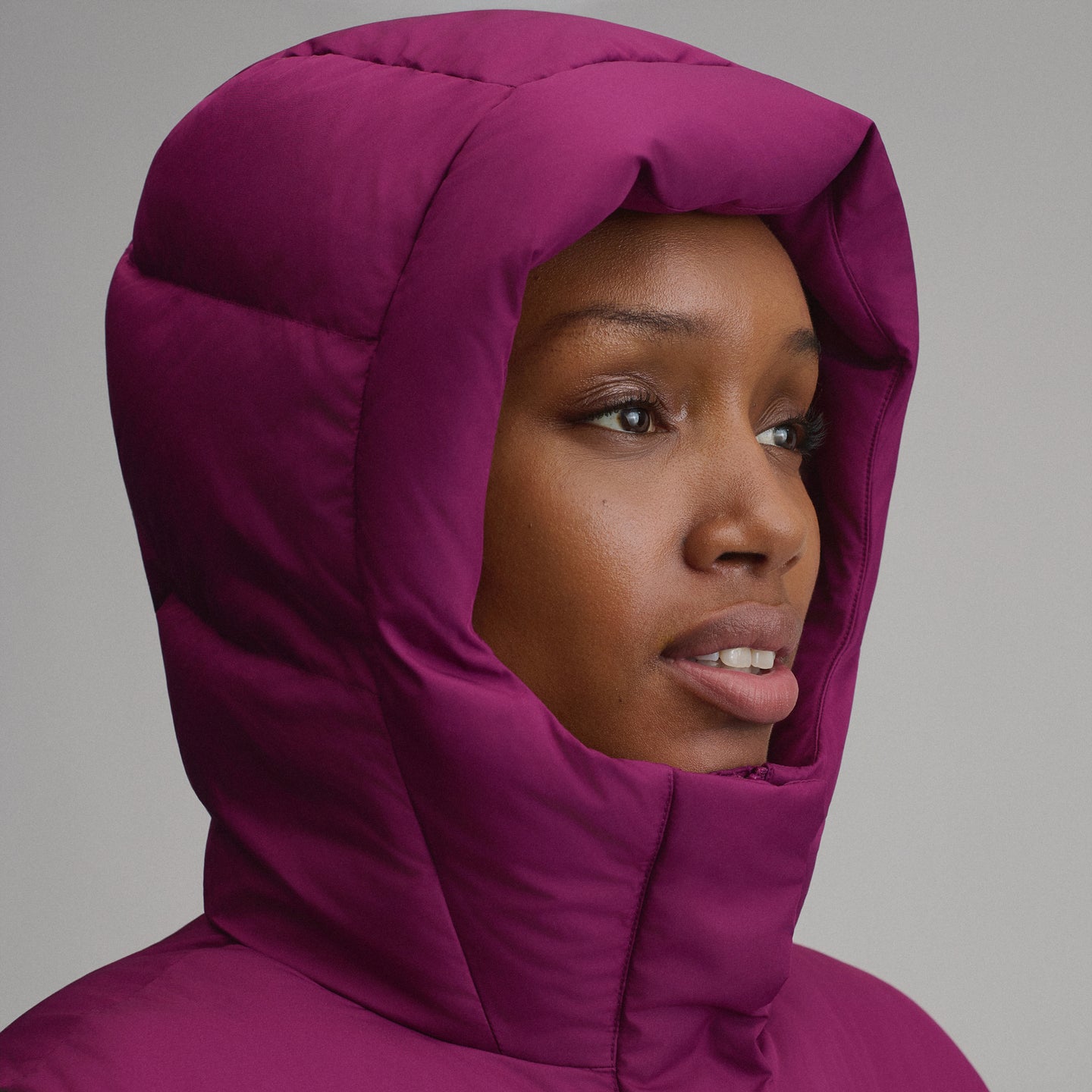 Women's Ketchum Short Down Hooded Vest-Beet-19