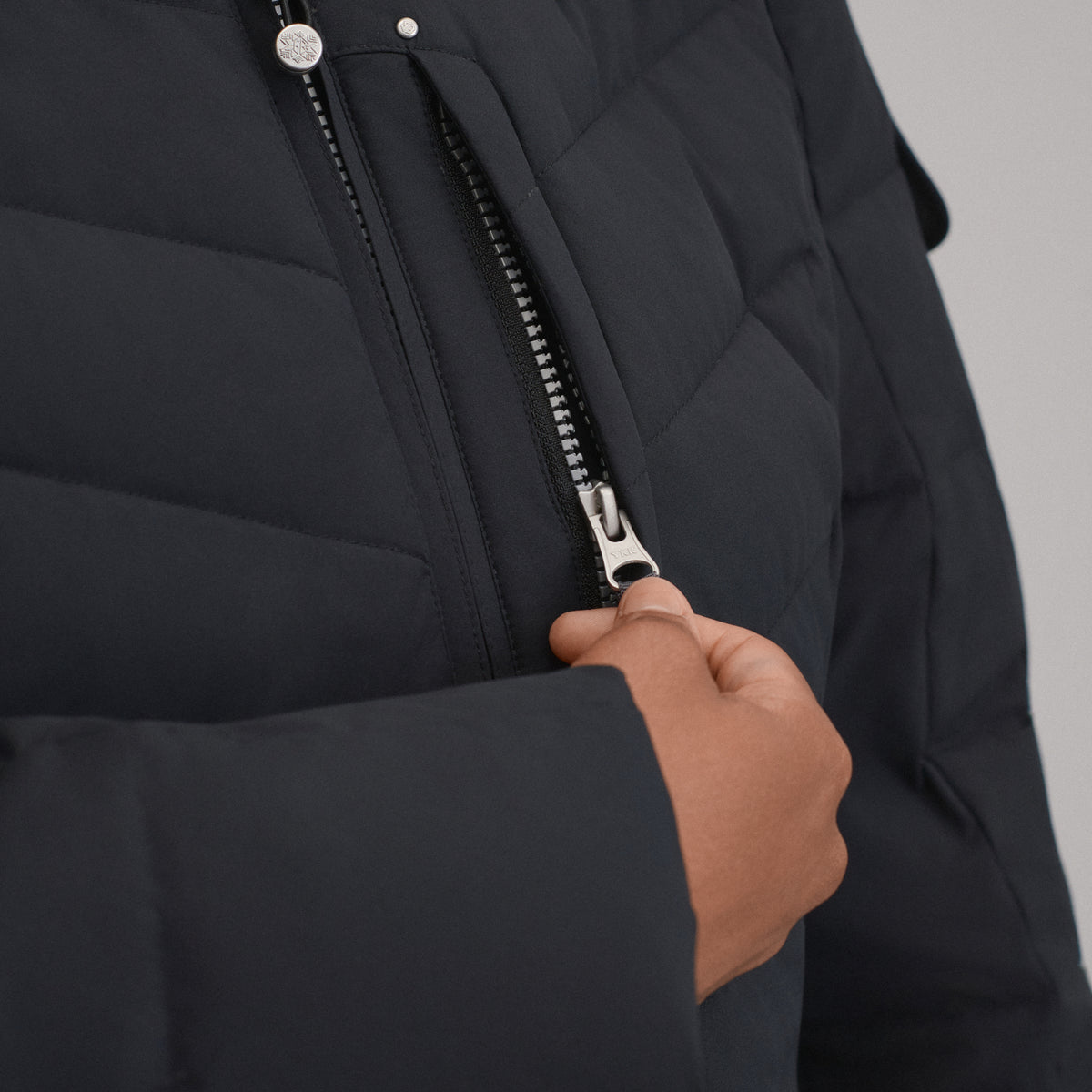 Women's Sun Valley Down Parka-Black-9