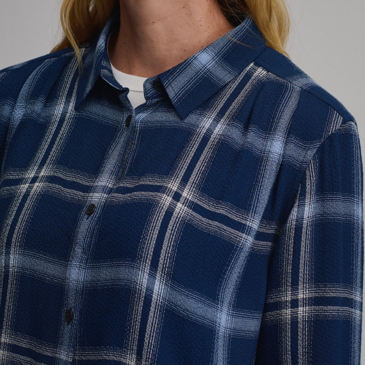 Women's Long-Sleeve Softened Button-Down Shirt-Brook-3