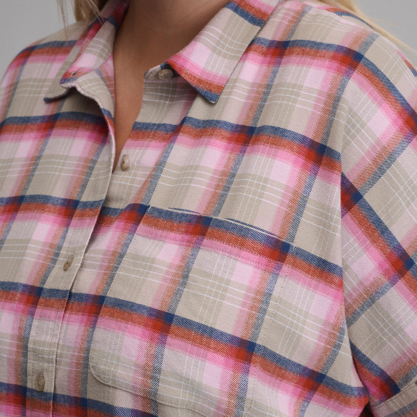 Women's Field Flex Flannel Short-Sleeve Shirt-Light Pink-11