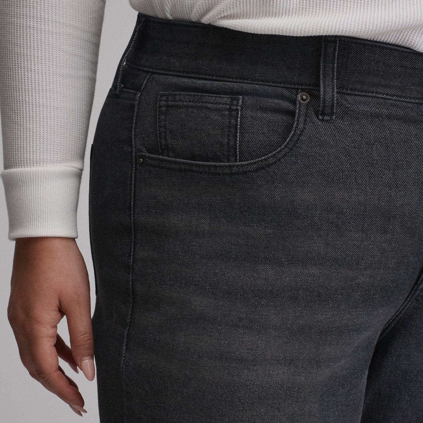 Women's Iconic Perfect Straight Jean-Washed Black-11