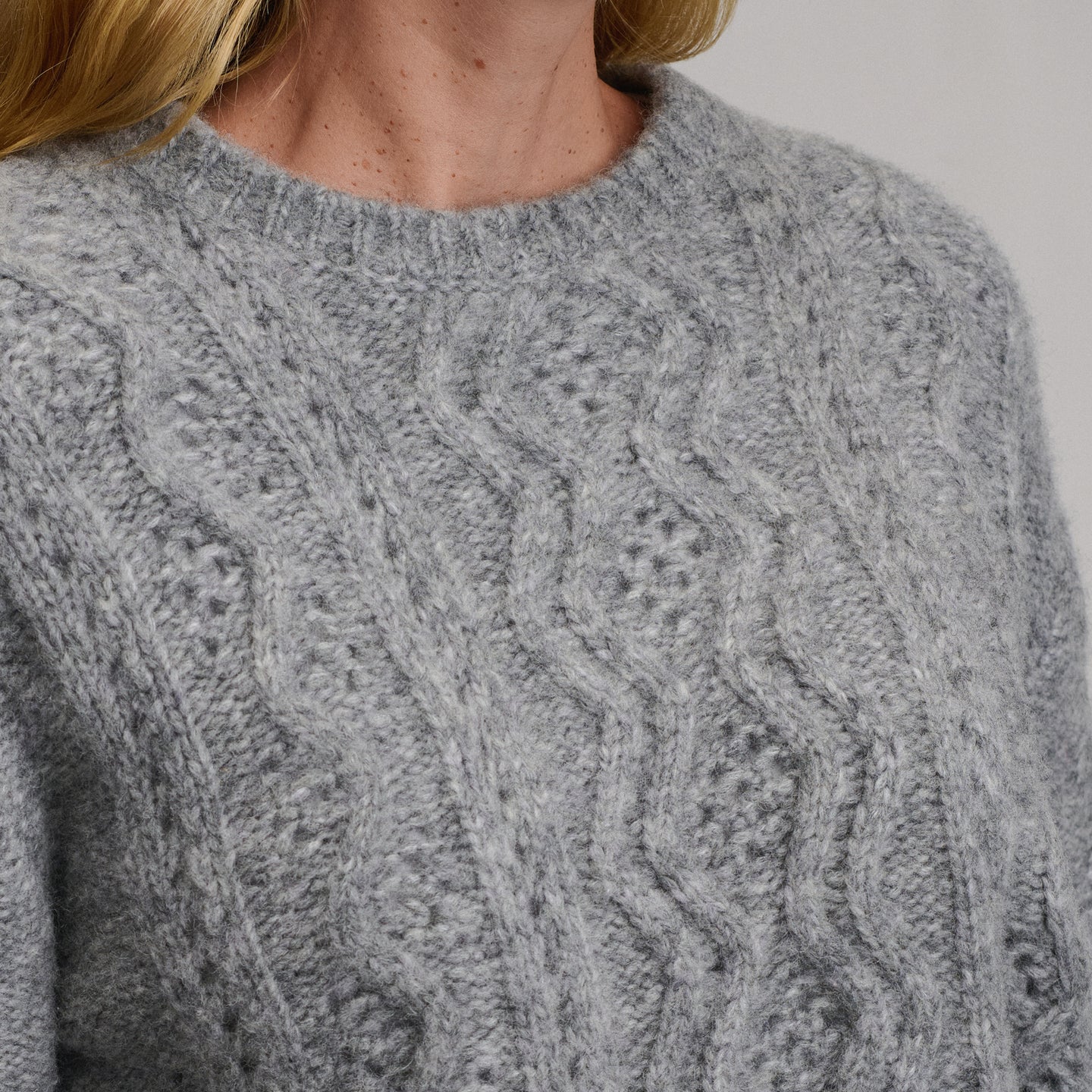 Women's Open Stitch Cable Crew Sweater-Heather Gray-11