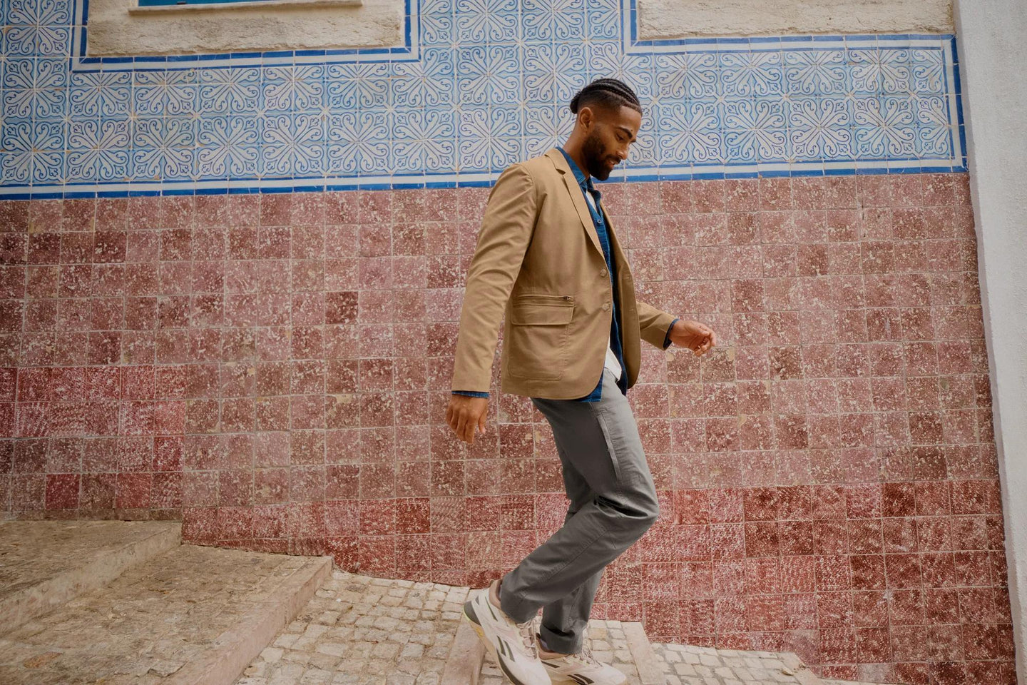 Men's Ultimate Voyager Travel Blazer-Dk Khaki-Regular-10