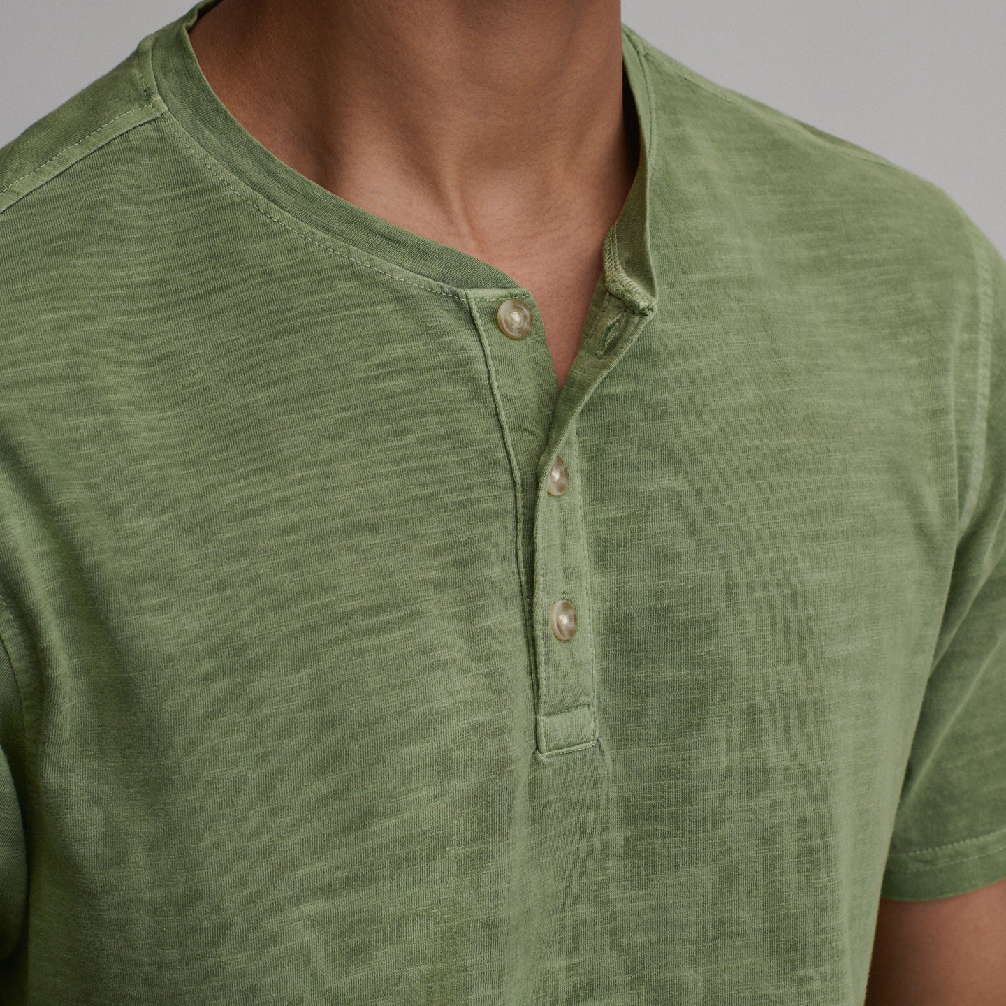 Men's Short-Sleeve Sunwashed Cotton Henley-Palm-19