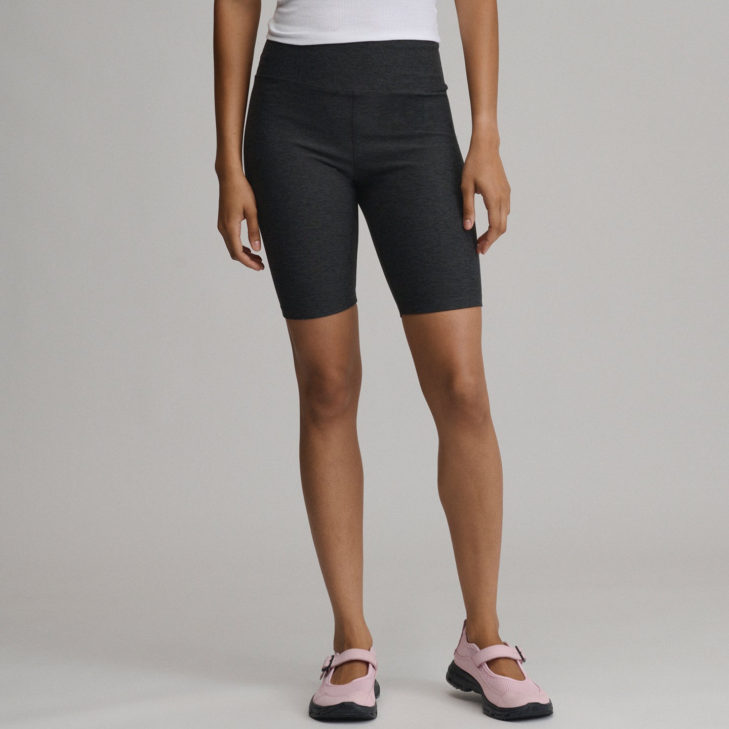 Women's Train Ascent Bike Shorts-Carbon-1